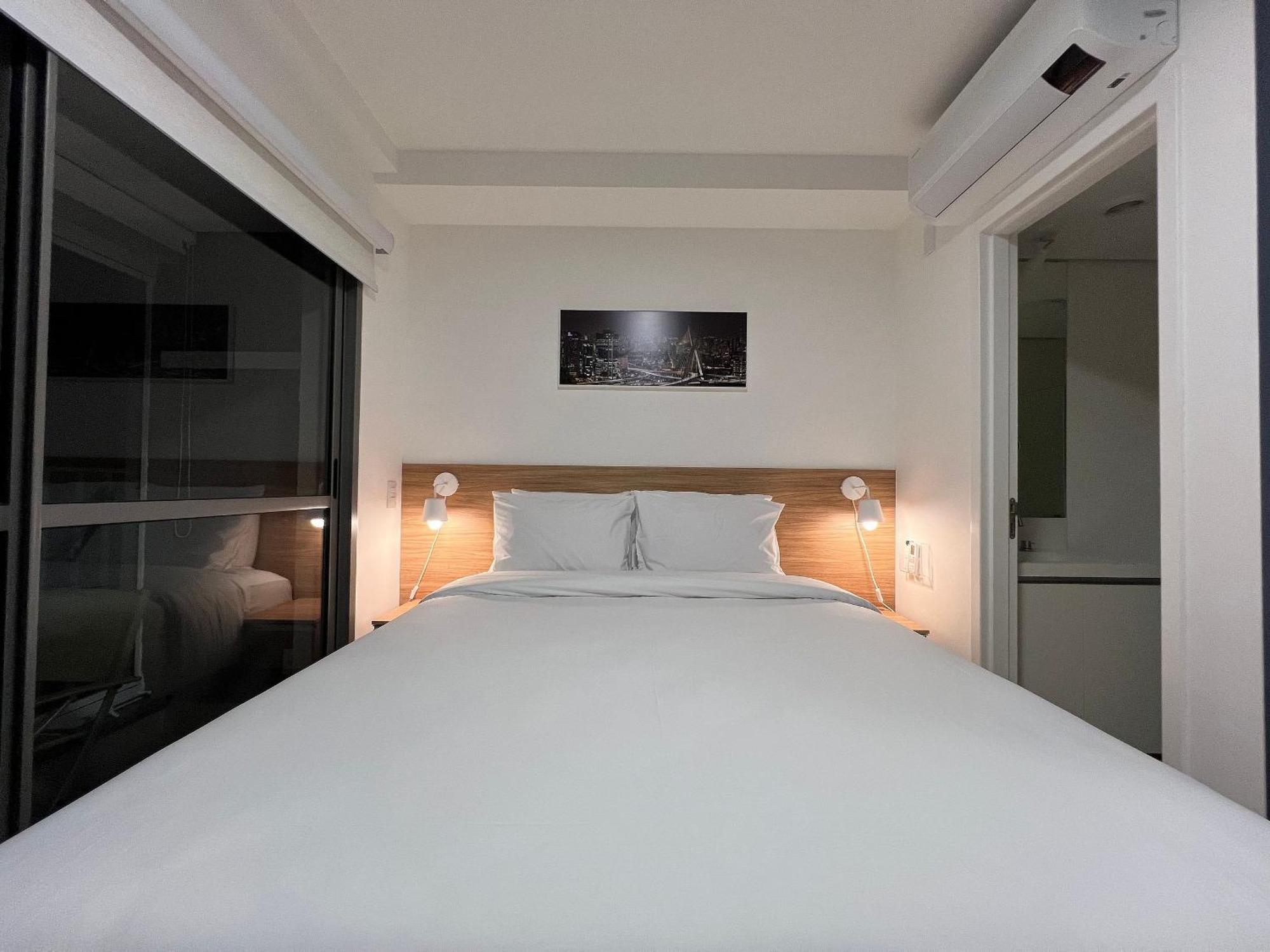 Lindos Na Liberdade Ac/wf/proximo Ao Metro Apartment